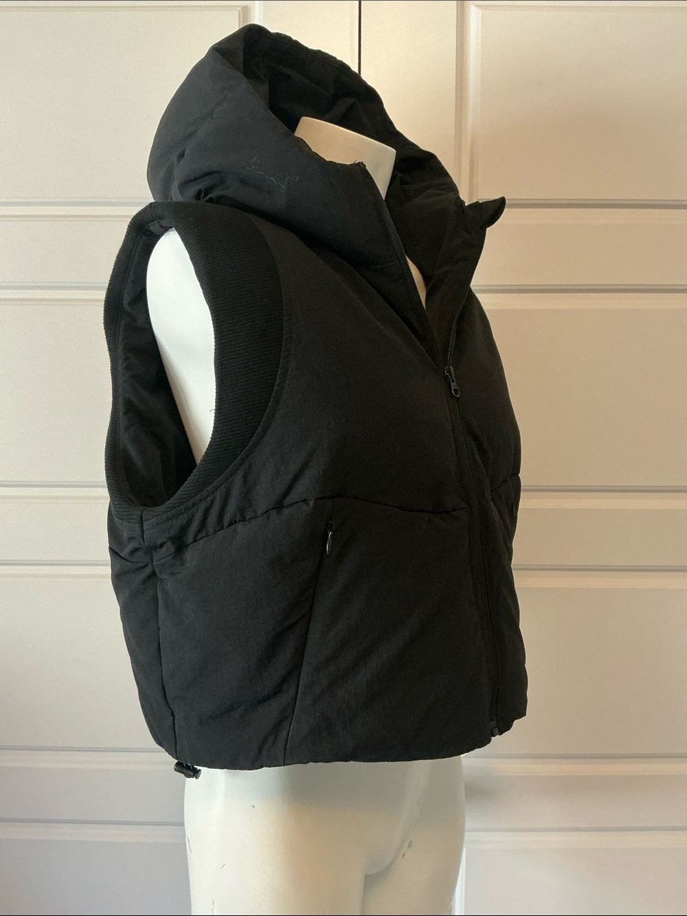 ALO Yoga Black Fast Lane Cropped Hooded Puffer Vest L - Picture 6 of 14